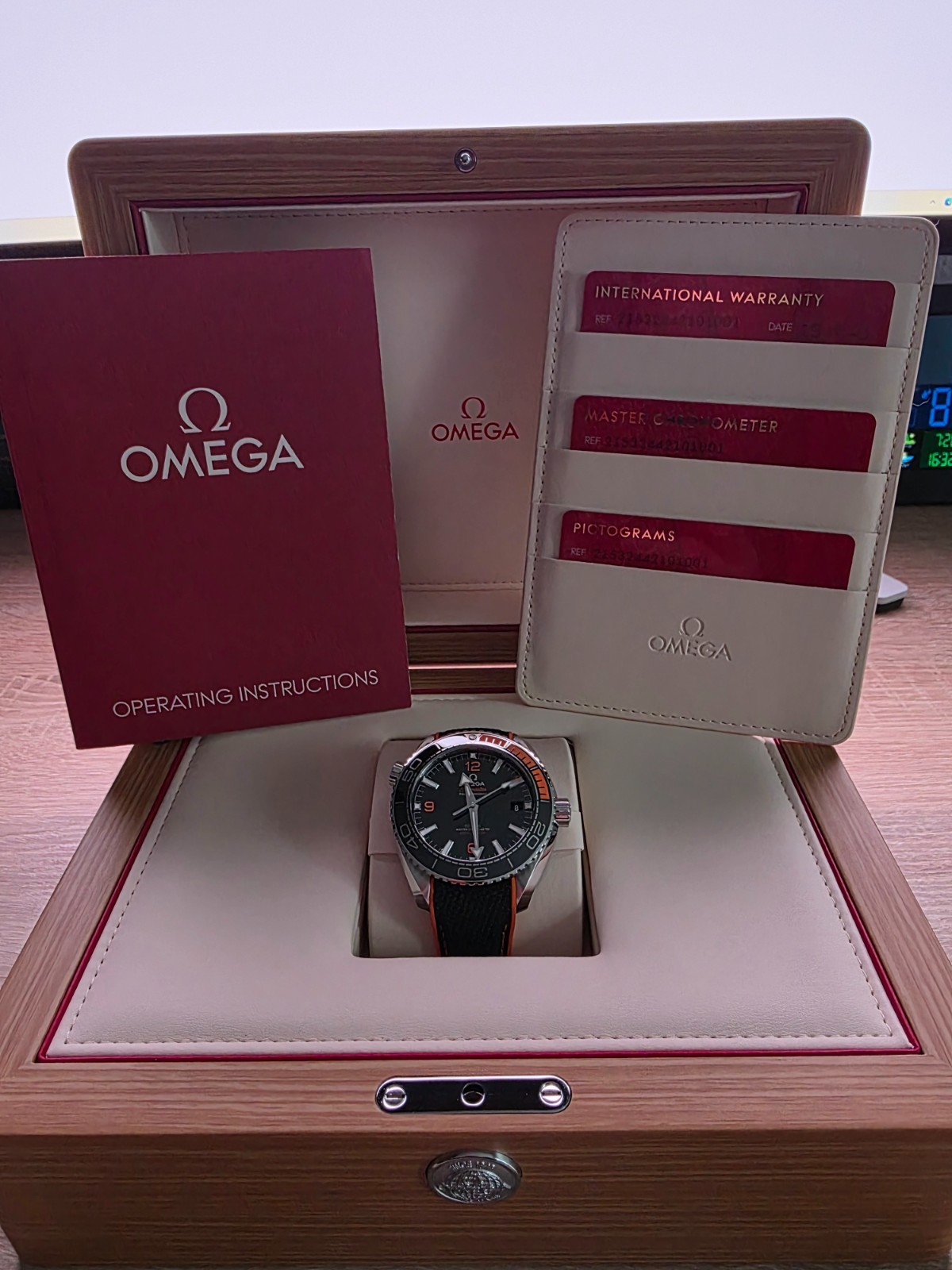 Omega seamaster planète océan 600m Complete set